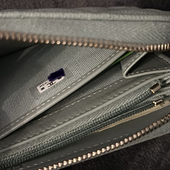 Chanel Classic Zip Around Wallet - Picture 7 of 8